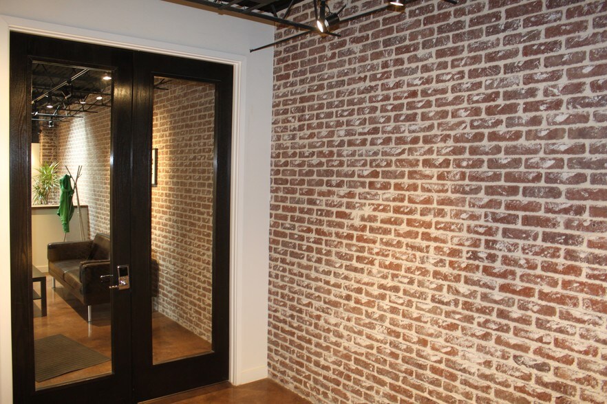 More Photos Of 3141-3149 S Broadway, Englewood Storefront Retail Office For Lease