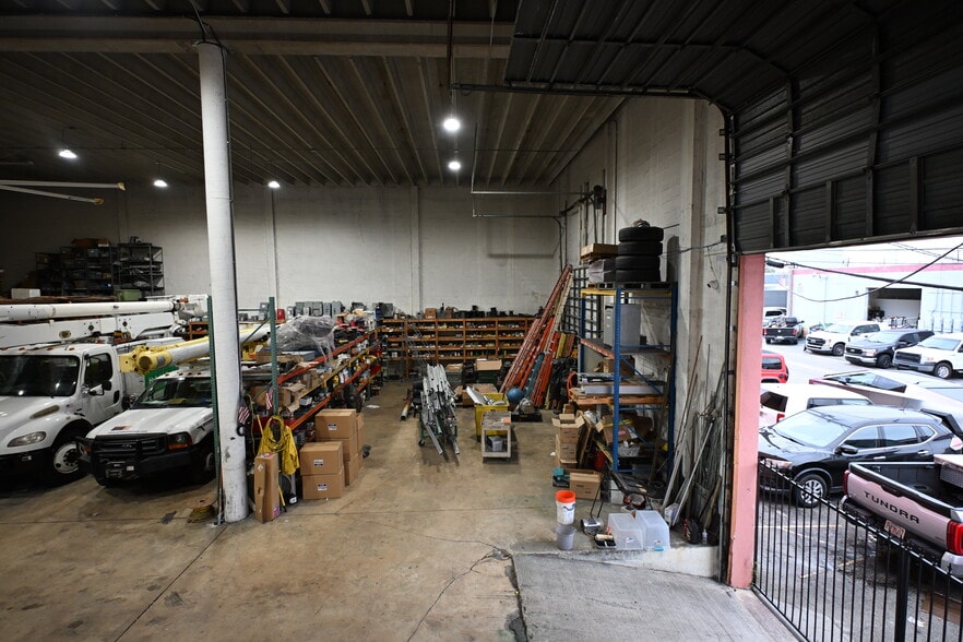 More Photos Of 4450 E 10th Ct, Hialeah Warehouse For Sale