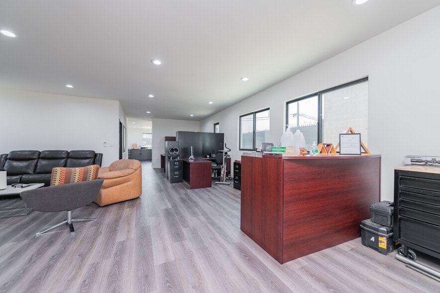 More Photos Of 18117-18119 E Valley Blvd, La Puente Land For Lease
