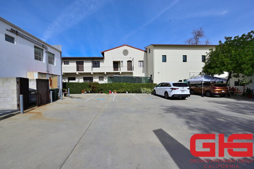 More Photos Of 88 N Hill Ave, Pasadena Storefront For Sale