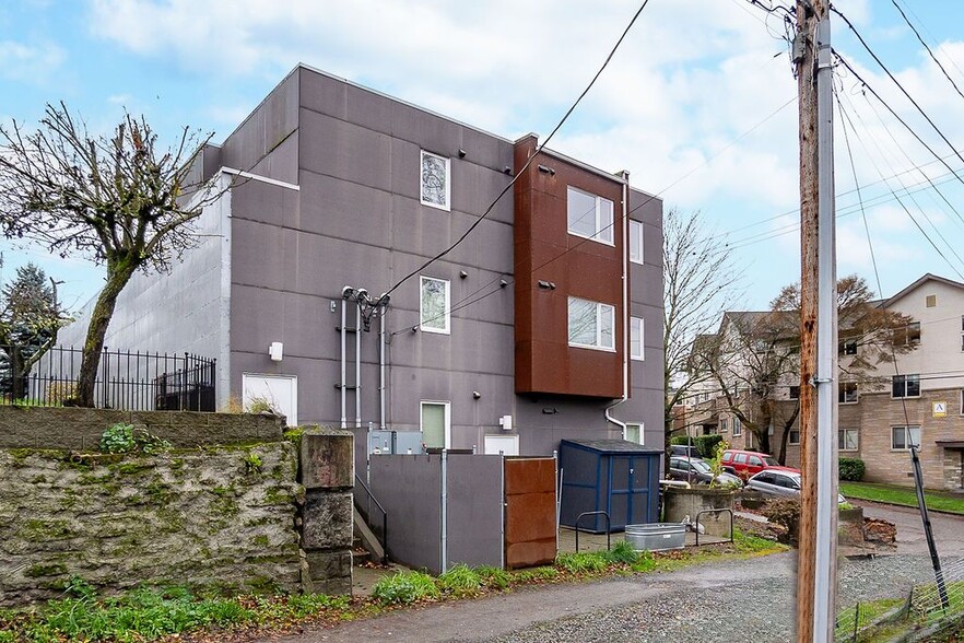 More Photos Of 1322 S Bayview St, Seattle Specialty For Sale