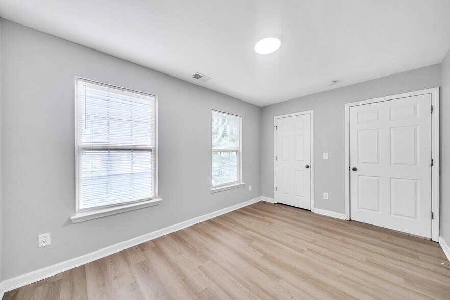 More Photos Of 300 Stonehaven Cir, Cartersville Apartments For Sale
