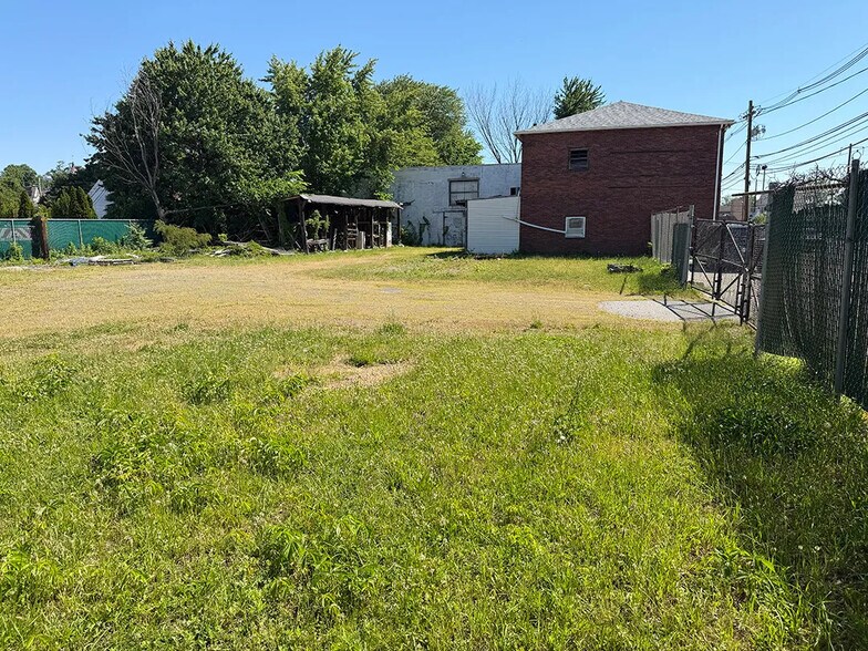 More Photos Of 425 Lincoln Hwy, Iselin Flex For Sale
