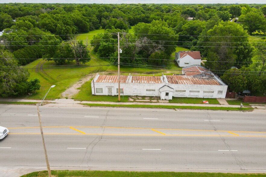More Photos Of 5310 N Meridian Ave, Wichita Office For Sale