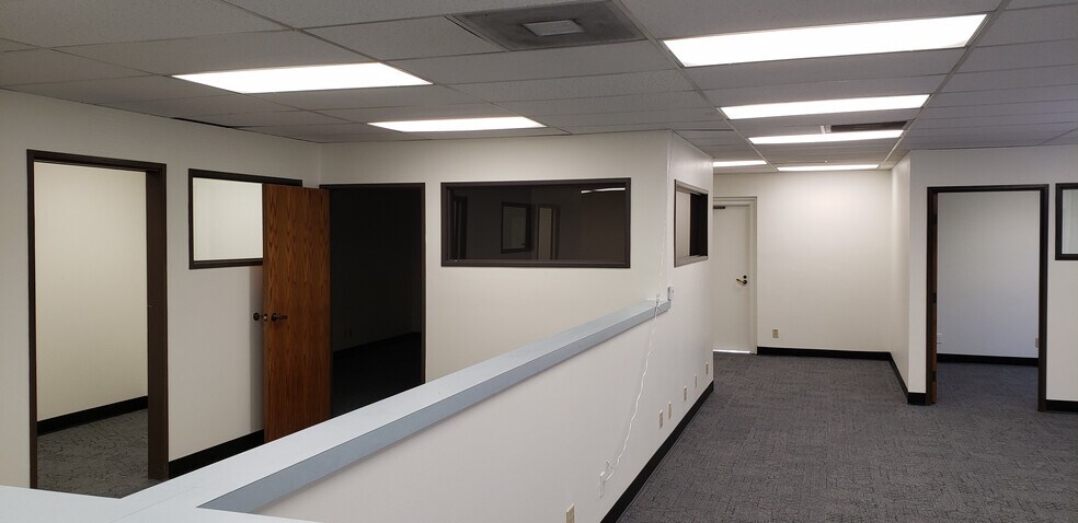 More Photos Of 7141 Valjean Ave, Van Nuys Office For Sale