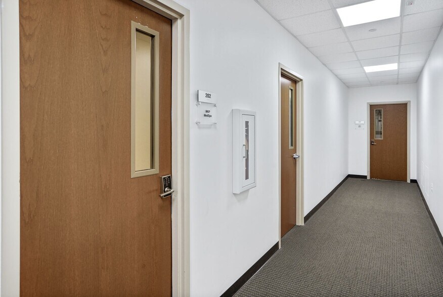 More Photos Of 7121 Leesburg Pike, Falls Church Storefront Retail Office For Sale