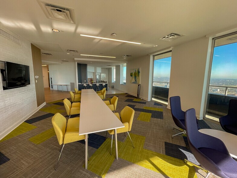 More Photos Of 401 Church St, Nashville Office For Lease