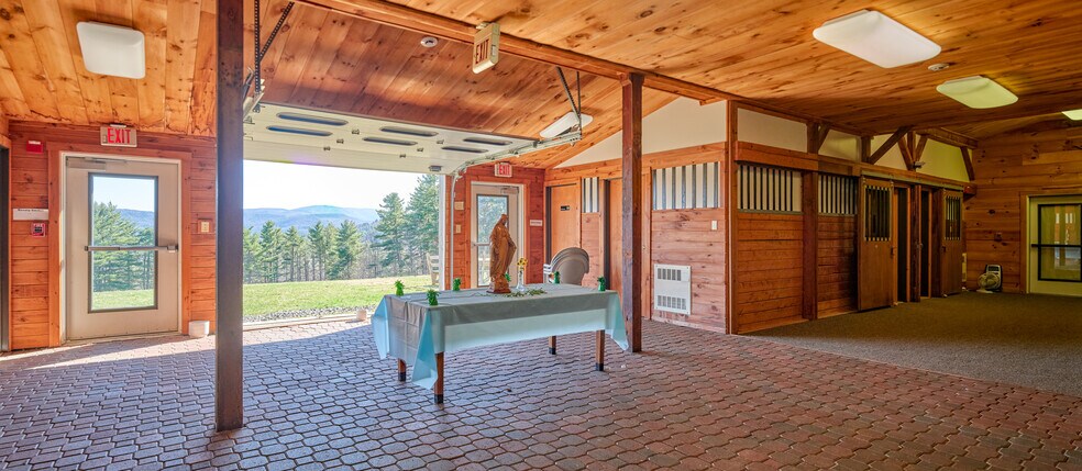 More Photos Of 35 Fawn Ledge Ln, Jamaica Religious Facility For Sale