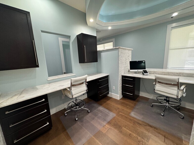 More Photos Of 5435 Park Central Ct, Naples Medical For Sale