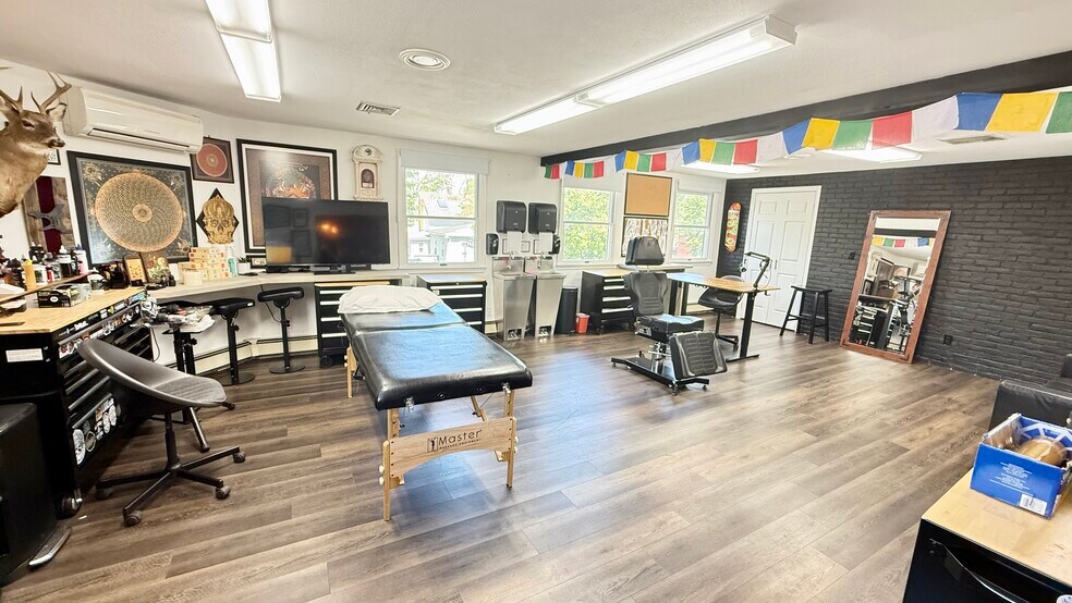 More Photos Of 74 Merrick Rd, Amityville Storefront Retail Office For Sale