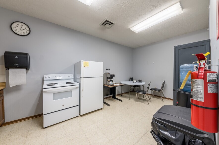 More Photos Of 304 Scott Ave, Morgantown Office For Lease