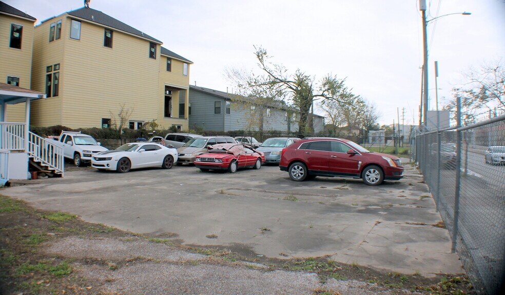 More Photos Of 3825 Harrisburg blvd, Houston Land For Sale