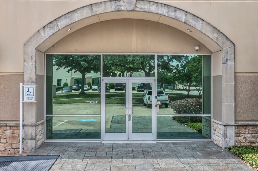 More Photos Of 3310 Matrix Dr, Richardson Research And Development For Lease