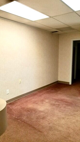 More Photos Of 3110 Davenport Ave, Saginaw Medical For Sale