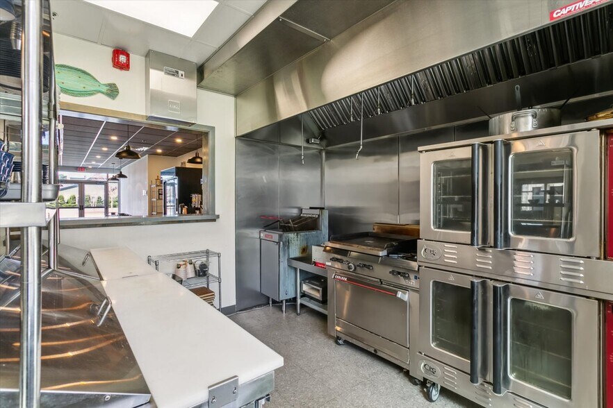 More Photos Of 6824 Colemans Crossing Ave, Hayes Storefront Retail Office For Lease