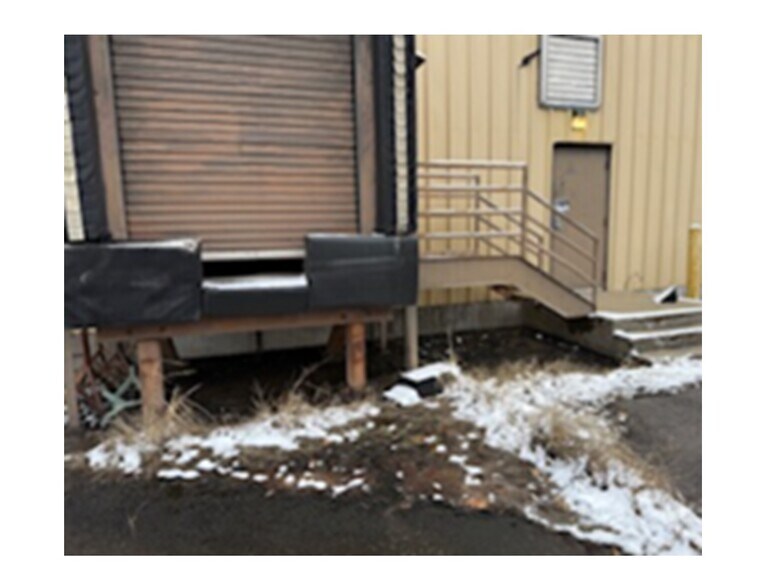 More Photos Of 10812 Mark Twain Rd, West Frankfort Industrial For Sale