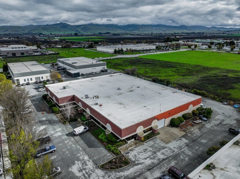 More Photos Of 255 Apollo Way, Hollister Warehouse For Lease