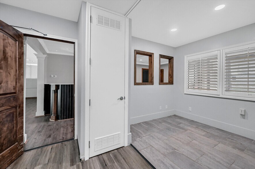 More Photos Of 815 Pecan Grove Rd E, Sherman Medical For Sale