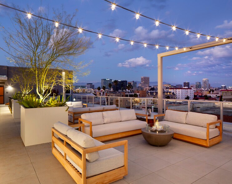 More Photos Of 988 S Manhattan Pl, Los Angeles Apartments For Lease