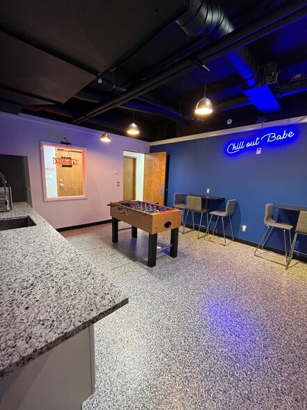 More Photos Of 2855 Anthony Ln S, Saint Anthony Office For Lease