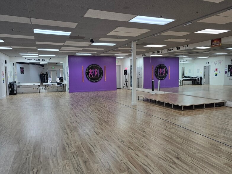 More Photos Of 4855 Hopyard Rd, Pleasanton Freestanding For Lease