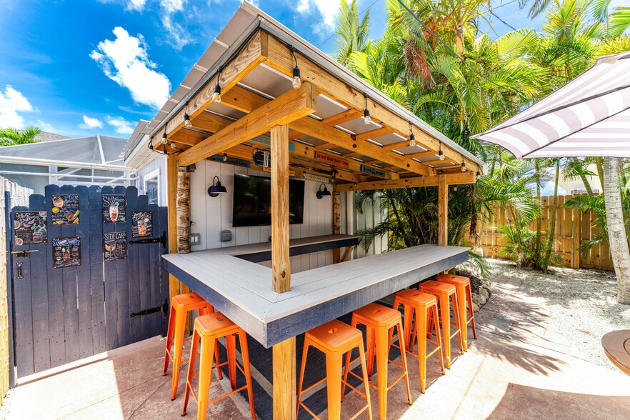 More Photos Of 1130 Gulf Blvd, Englewood Apartments For Sale