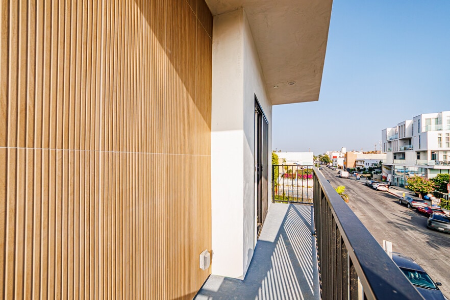 More Photos Of 13461 Beach Ave, Marina Del Rey Multifamily For Sale