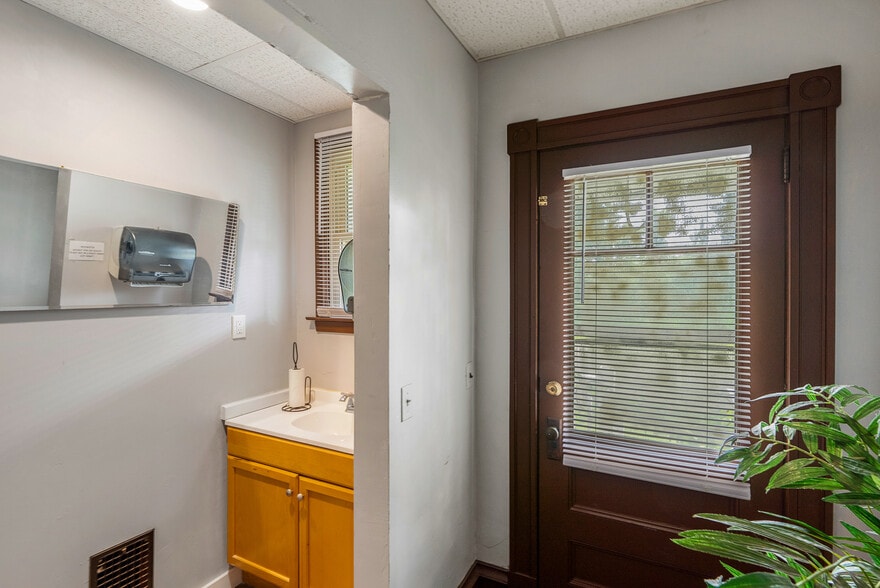 More Photos Of 2665 Boston Tpke, Coventry Funeral Home For Sale