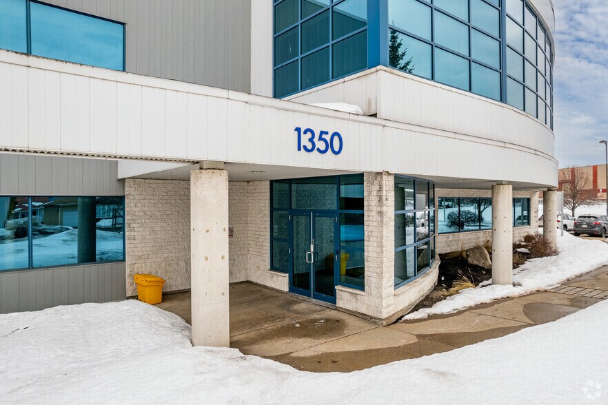 More Photos Of 1350 Ch Saint-Roch, Sorel-tracy Office For Lease