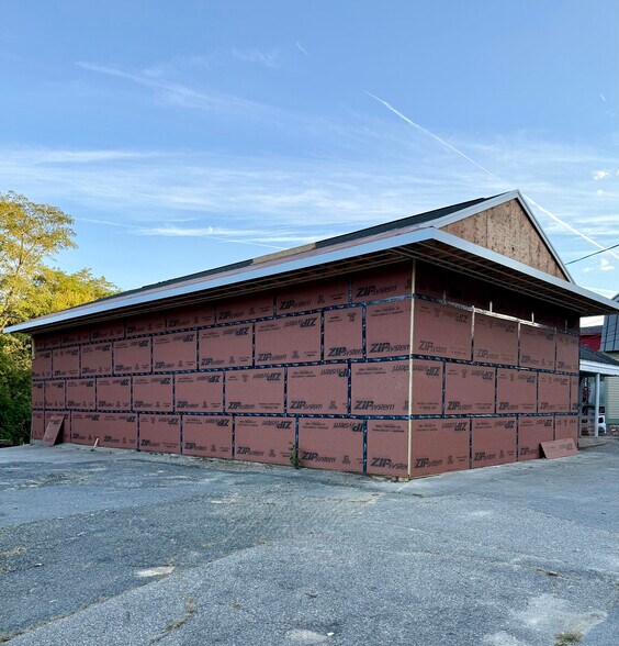 Primary Photo Of 46 Elm St, Amesbury Service Station For Lease