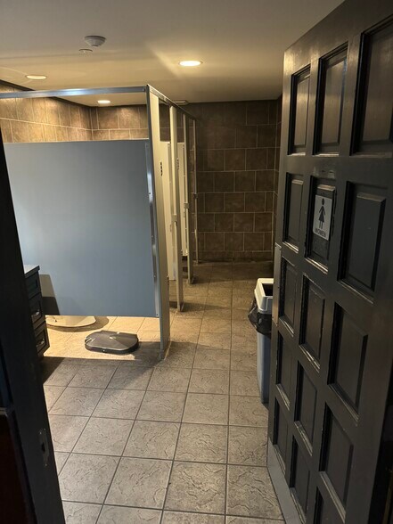 More Photos Of 310-400 Rhode Island Ave, Fall River Unknown For Sale