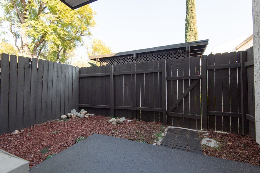 More Photos Of 516 S Indian Hill Blvd, Claremont Apartments For Sale