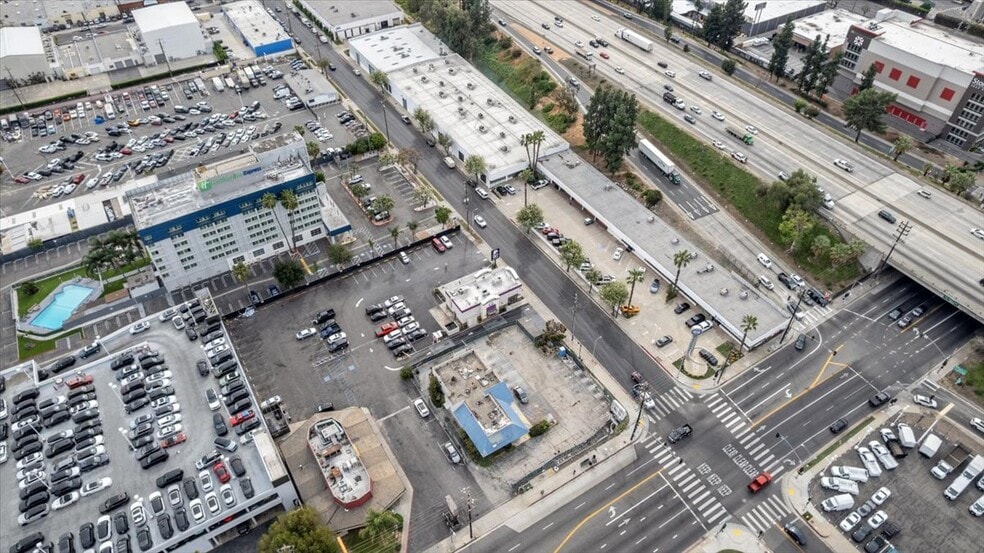 More Photos Of 15554 Roscoe Blvd, Van Nuys Fast Food For Lease