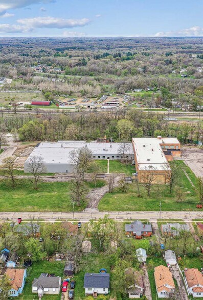 More Photos Of 126 Avenue C, Springfield Manufacturing For Sale