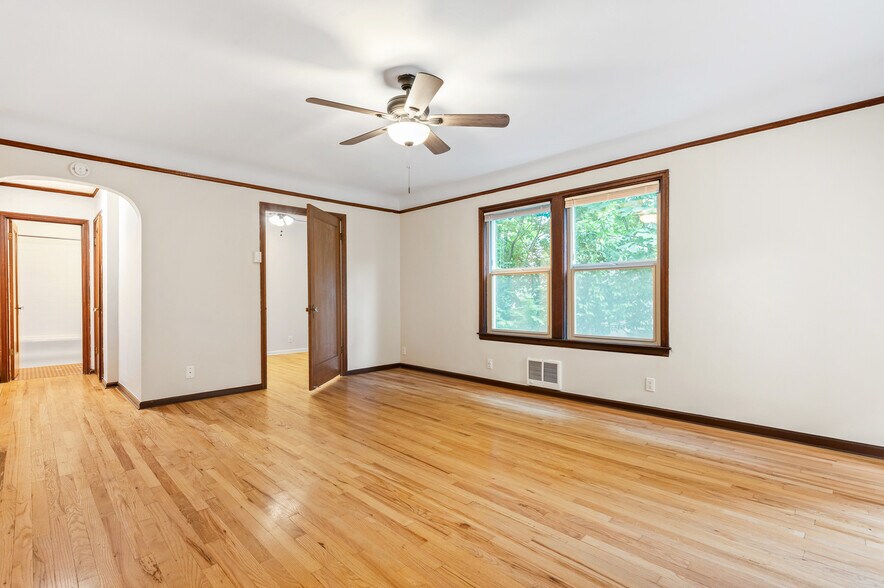 More Photos Of , Seattle Multifamily For Sale