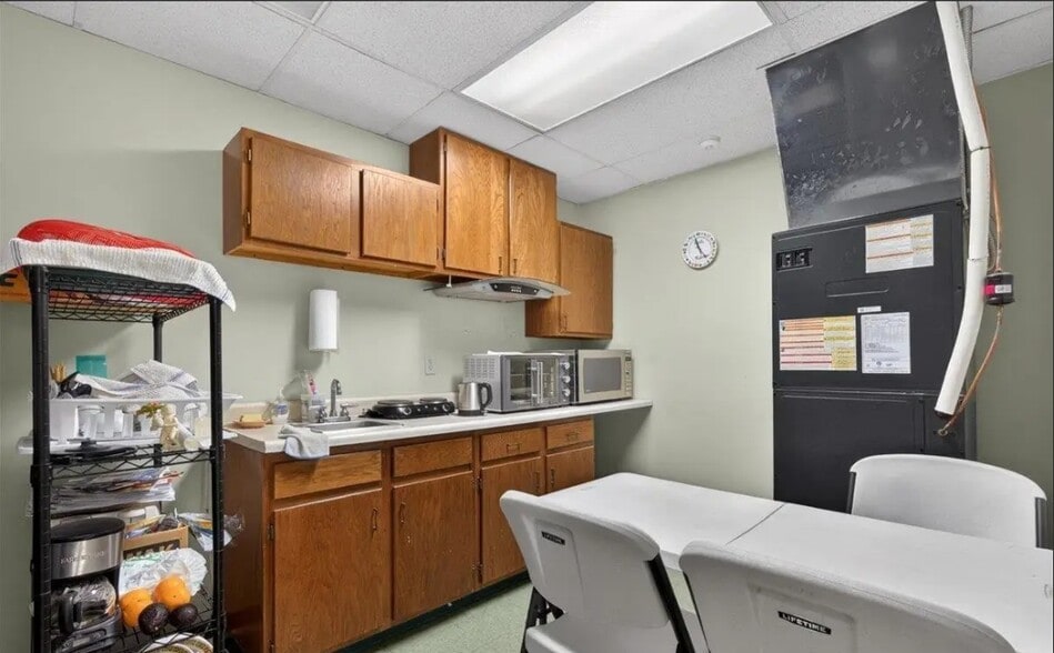 More Photos Of 3111 Normandy Dr, Springfield Office For Sale