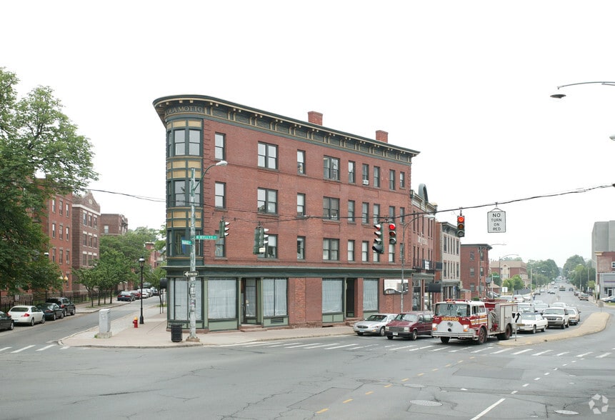 1 Congress St, Hartford, CT 06114 Retail For Lease