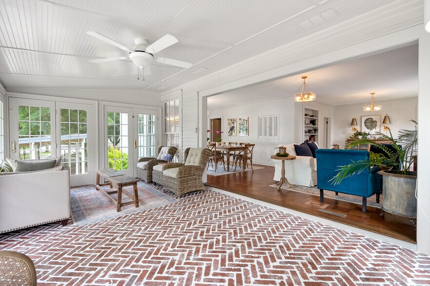 More Photos Of 207 Westminster Hwy, Westminster Specialty For Sale