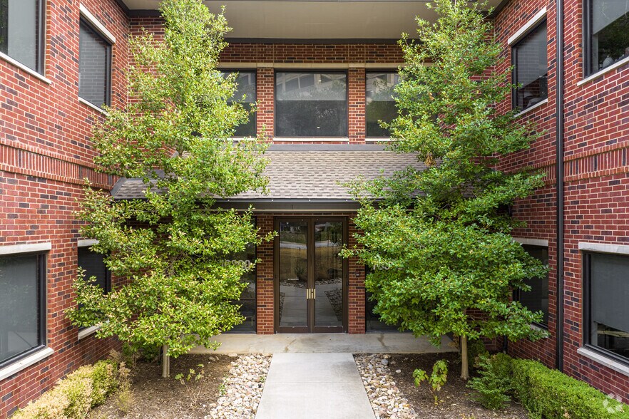 More Photos Of 16300 Addison Rd, Addison Office For Lease