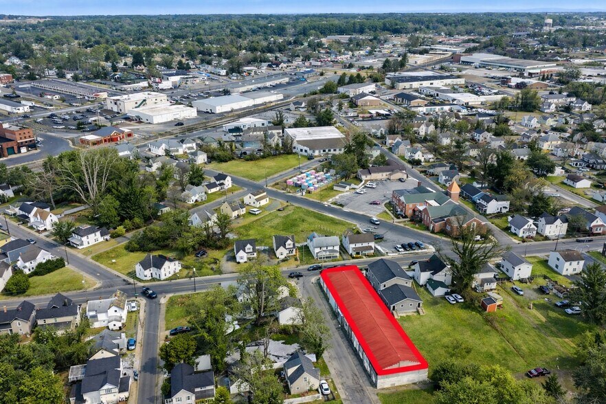 More Photos Of 612 E Church St, Salisbury Warehouse For Lease