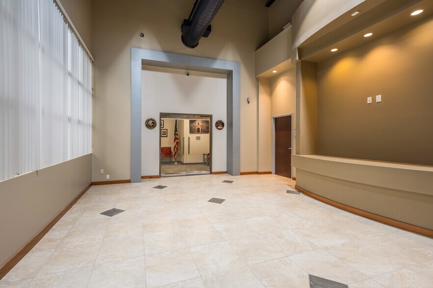 More Photos Of 5555 Northwest Pky, San Antonio Office For Lease