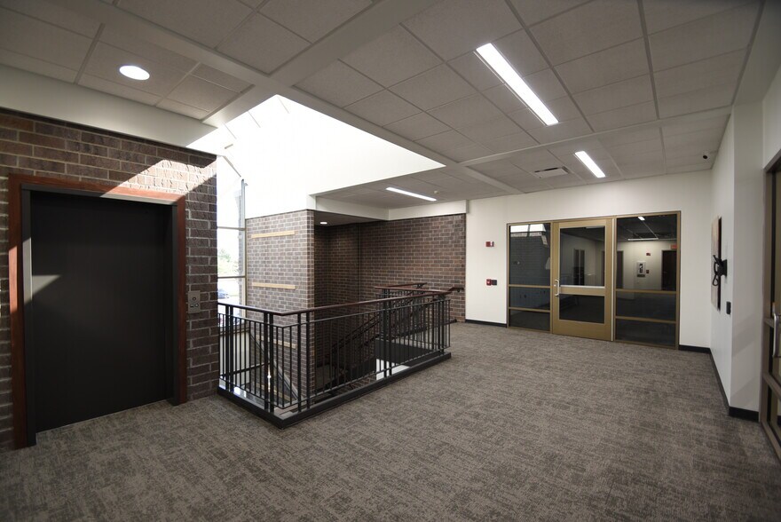 More Photos Of 3203 SW 32nd Ave, Fargo Office For Lease