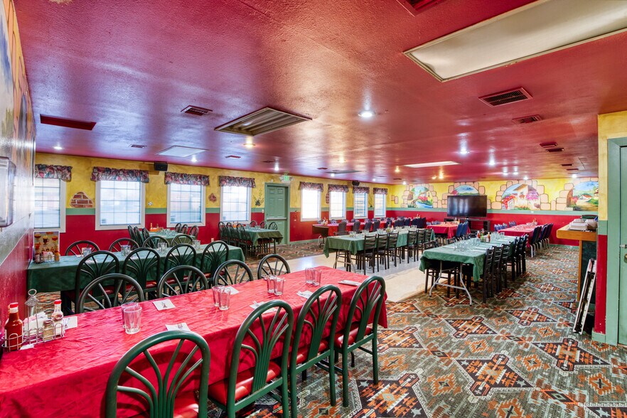 More Photos Of 410 Yakima Valley Hwy, Sunnyside General Retail For Sale