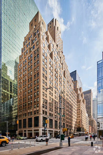 Primary Photo Of 509 Madison Ave, New York Office For Lease