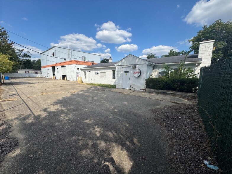 More Photos Of 20720 Tuck Rd, Farmington Hills Manufacturing For Sale