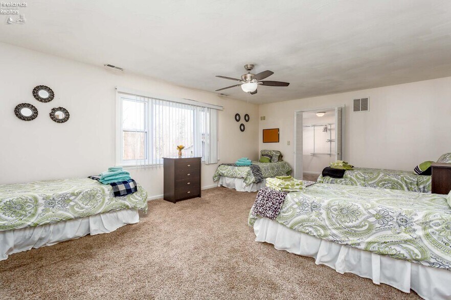 More Photos Of 5414 Homegardner Rd, Castalia Apartments For Sale