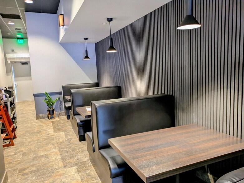 More Photos Of 305-393 W Los Angeles Ave, Moorpark Freestanding For Lease