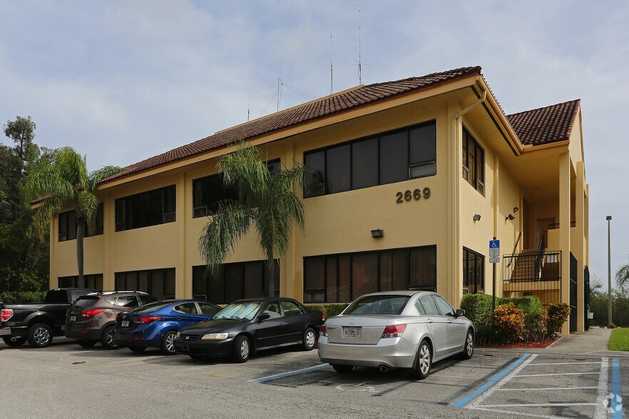 More Photos Of 2669 Forest Hill Blvd, Palm Springs Coworking Space