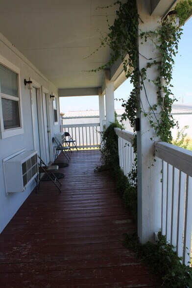 More Photos Of 1330 S Commercial St, Aransas Pass Hotel For Sale