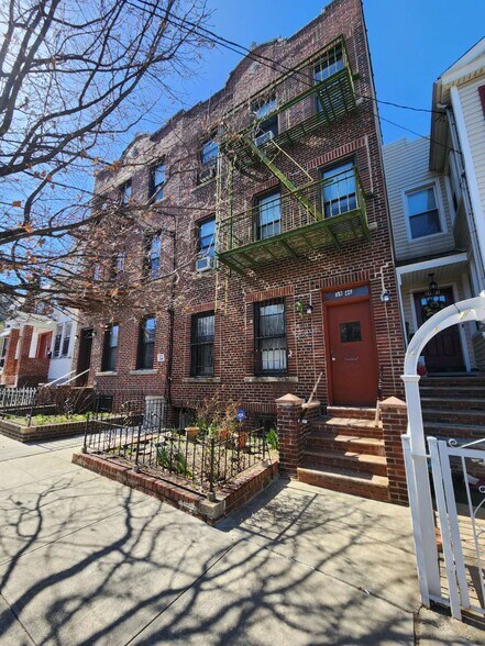 More Photos Of 3946 65th St, Woodside Apartments For Sale